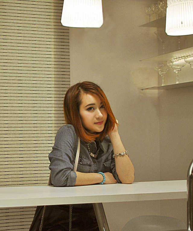 C&ocirc; khiến bạn b&egrave; ngưỡng mộ kh&ocirc;ng chỉ bởi vẻ ngo&agrave;i xinh đẹp m&agrave; bởi t&agrave;i năng v&agrave; sự nỗ lực kh&ocirc;ng ngừng.