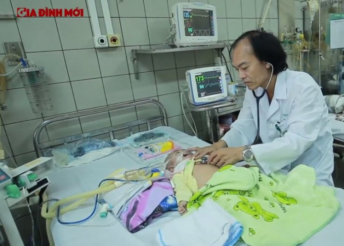 PGS.TS Nguyễn Tiến Dũng, Khoa Nhi, Bệnh viện Bạch Mai.