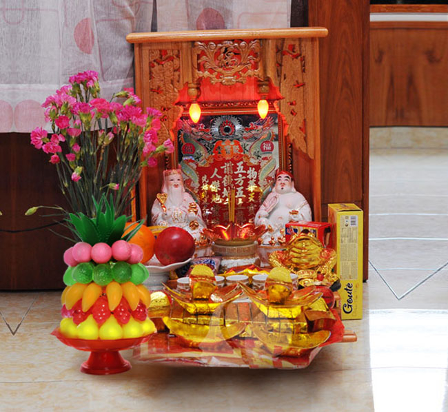 Theo quan niệm d&acirc;n gian, ng&agrave;y m&ugrave;ng 10 th&aacute;ng Gi&ecirc;ng l&agrave; ng&agrave;y v&iacute;a Thần T&agrave;i, l&agrave; ng&agrave;y mang lại may mắn trong năm.