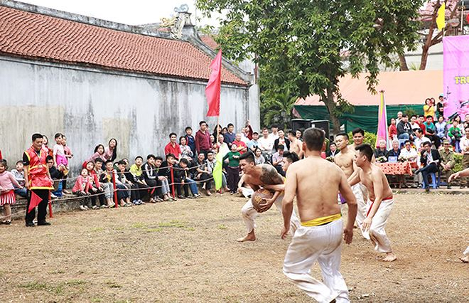 Những pha giằng co quy&ecirc;́t li&ecirc;̣t của các đ&ocirc;̣i chơi