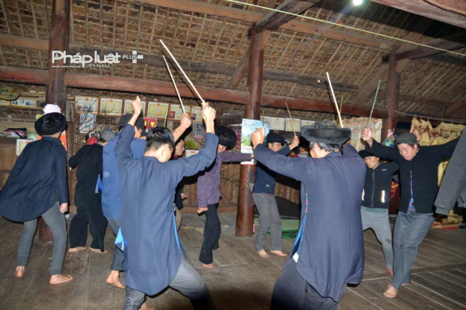 &Ocirc;ng Ph&agrave;n Văn Hon (SN 1972), một người tham gia học b&oacute;i cho biết: