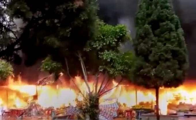 Đền Mẫu Đồng Đăng bốc ch&aacute;y dữ dội s&aacute;ng mồng 5 tết.