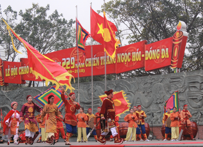 Nghe tin b&aacute;o, ng&agrave;y 25 th&aacute;ng 11 năm&nbsp;Mậu Th&acirc;n, Nguyễn Huệ đ&atilde; xuất qu&acirc;n tiến ra&nbsp;Bắc H&agrave;.