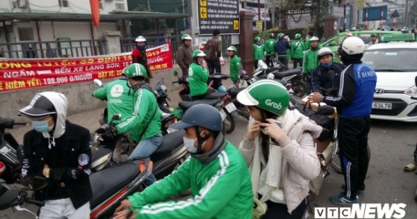 Chạy Grab, Uber 7 ngày Tết bằng 2 tháng lương viên chức