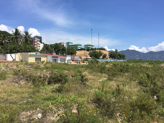 Khung cảnh hoang t&agrave;n của dự &aacute;n Nha Trang Sao