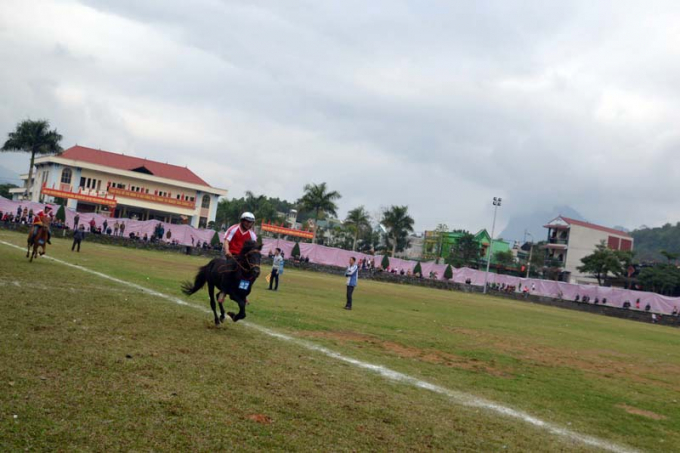 Huyện Vị Xuy&ecirc;n tổ chức giải đua ngựa lần thứ nhất năm 2018.&nbsp;