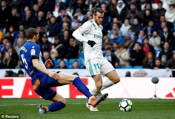 B&agrave;n thắng nh&acirc;n đ&ocirc;i c&aacute;ch biệt của Bale ở đầu hiệp 2. (Ảnh: Reuters)