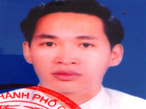 Ảnh Nguyễn Trung Hiếu trong lệnh truy n&atilde; của C&ocirc;ng an TP Cần Thơ (Nguồn: Thanh Ni&ecirc;n)