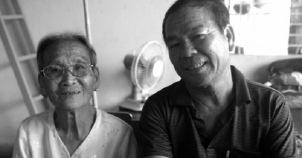 Giây phút đoàn tụ thiêng liêng của liệt sĩ sau 33 năm được nhang khói trên bàn thờ