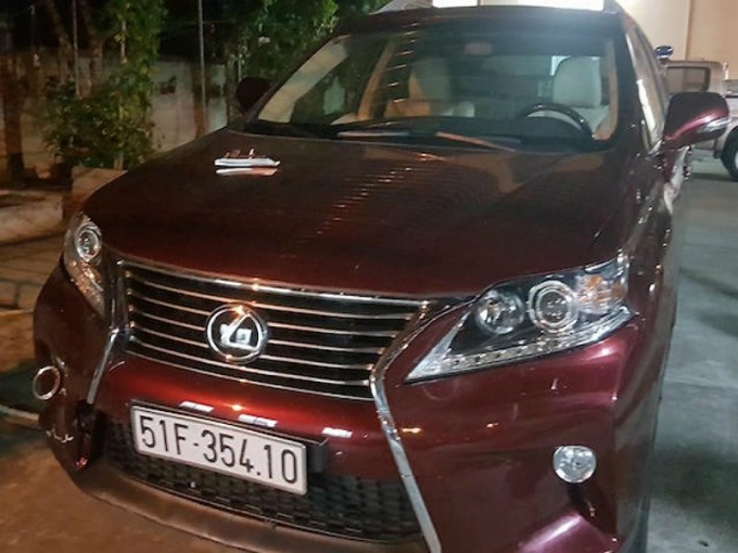 Chiếc xe&nbsp; Lexus RX350 bị&nbsp;trộm. (Ảnh: b&aacute;o Ph&aacute;p luật TP HCM)