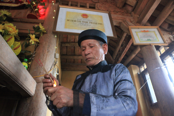 &Ocirc;ng Nguyễn Th&agrave;nh Ngữ - thủ từ miếu Đụ Đị cho biết: &ldquo;Sở dĩ người ta gọi l&agrave; miếu Tr&ograve; bởi ng&agrave;y xưa, khu vực miếu Đụ Đị c&oacute; rất nhiều c&acirc;y Tr&ograve; v&agrave; c&acirc;y Tr&aacute;m, nhiều c&acirc;y to phải 2-3 người &ocirc;m mới hết n&ecirc;n người d&acirc;n ở đ&acirc;y c&ograve;n gọi miếu Đụ Đị l&agrave; miếu Tr&ograve;