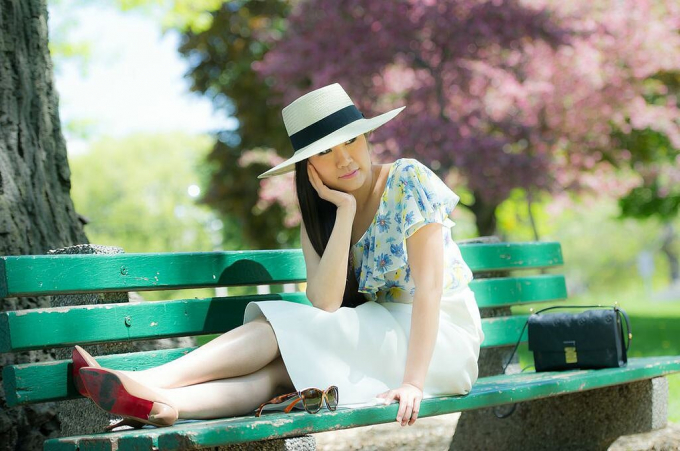 Cindy Trần Mai Anh l&agrave; một doanh nh&acirc;n trẻ t&agrave;i năng v&agrave; xinh đẹp qu&ecirc; gốc Hải Ph&ograve;ng. C&ocirc; hiện sở hữu c&ocirc;ng ty đầu tư địa ốc v&agrave; t&agrave;i ch&iacute;nh New Canadian Capital kh&aacute; th&agrave;nh c&ocirc;ng trong thị trường Canada. C&ocirc;ng ty của c&ocirc; nhận quản l&yacute; quỹ v&agrave; tư vấn cho người Việt Nam muốn đầu tư ra nước ngo&agrave;i.