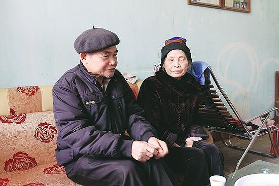 Vợ chồng &ocirc;ng Ho&agrave;ng Tr&ugrave;ng Dương Ảnh: Trường Phong.