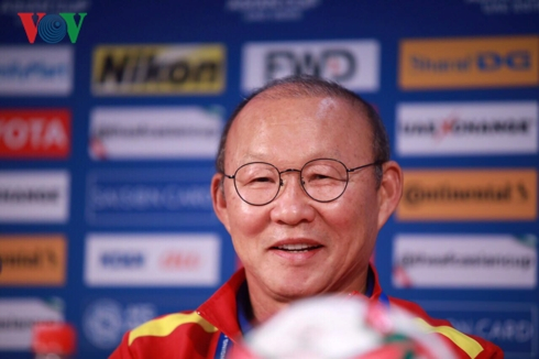 HLV Park Hang Seo sẽ c&ograve;n gi&uacute;p b&oacute;ng đ&aacute; Việt Nam tiến xa (Ảnh: Hai T&eacute;p).