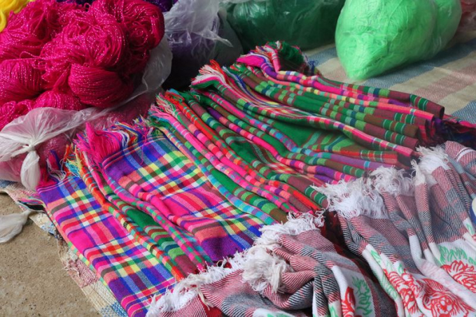 Rực rỡ phi&ecirc;n chợ cuối năm v&ugrave;ng cao H&agrave; Giang