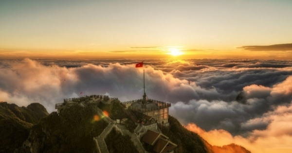 Theo chân những “gã điên” mở lại lối kéo cáp treo lên Fansipan