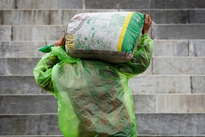 H&agrave;nh tr&igrave;nh hơn 800 ng&agrave;y đ&ecirc;m c&otilde;ng sắt đ&aacute; tới lưng trời