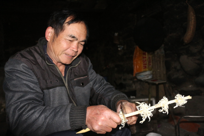 C&agrave;nh hoa D&acirc;u được chủ nh&agrave; chuẩn bị từ đ&ecirc;m 30 Tết.