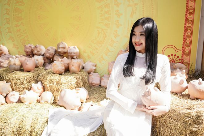 Ngắm đường cong tuyệt đẹp của diễn vi&ecirc;n &ldquo;Cả một đời &acirc;n o&aacute;n&rdquo; trong t&agrave; &aacute;o d&agrave;i Xu&acirc;n