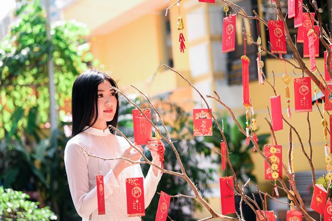 Ngắm đường cong tuyệt đẹp của diễn vi&ecirc;n &ldquo;Cả một đời &acirc;n o&aacute;n&rdquo; trong t&agrave; &aacute;o d&agrave;i Xu&acirc;n