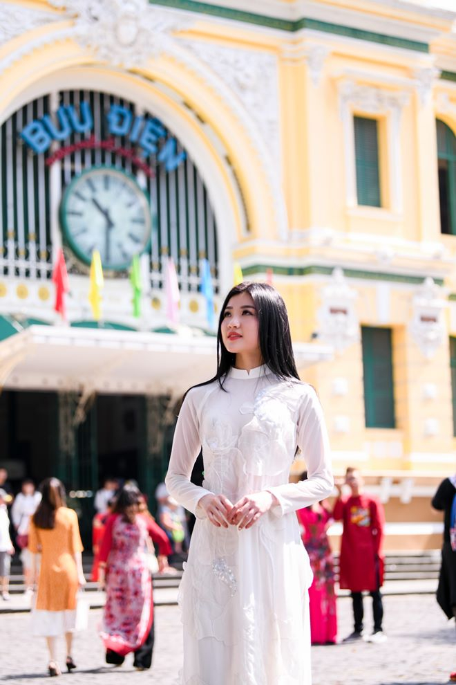 Ngắm đường cong tuyệt đẹp của diễn vi&ecirc;n &ldquo;Cả một đời &acirc;n o&aacute;n&rdquo; trong t&agrave; &aacute;o d&agrave;i Xu&acirc;n