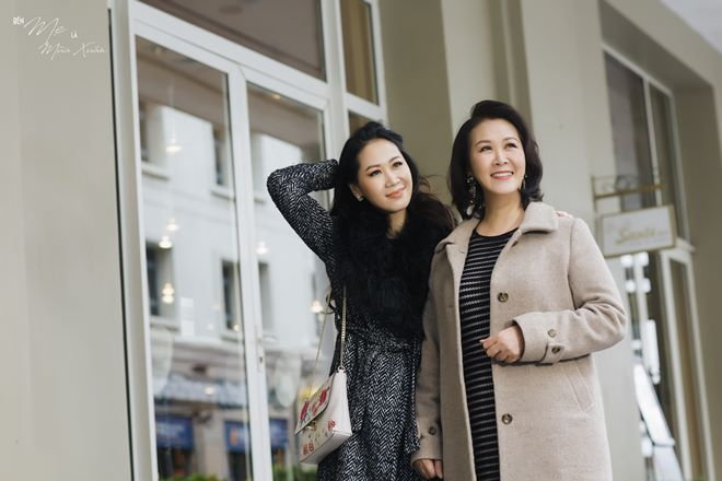 HH Dương Thuỳ Linh: &ldquo;C&oacute; mẹ ở b&ecirc;n l&agrave; thấy m&ugrave;a xu&acirc;n&rdquo;