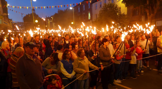 Lễ hội đầu năm mới tại Edinburg