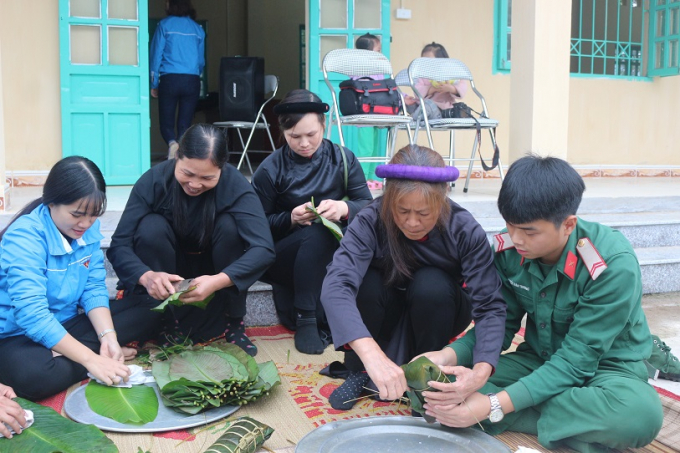 Quảng Ninh: Những chiếc b&aacute;nh chưng thắm đầy t&igrave;nh nghĩa qu&acirc;n d&acirc;n