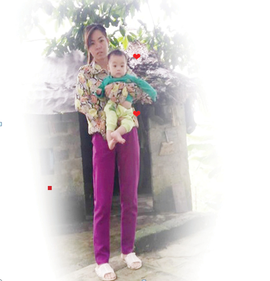 B&eacute; Nguy&ecirc;n c&ugrave;ng mẹ