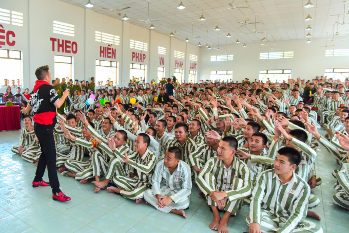 Bận thế n&agrave;o, Đ&agrave;m Vĩnh Hưng cũng nhất định phải diễn một show đặc biệt trong năm