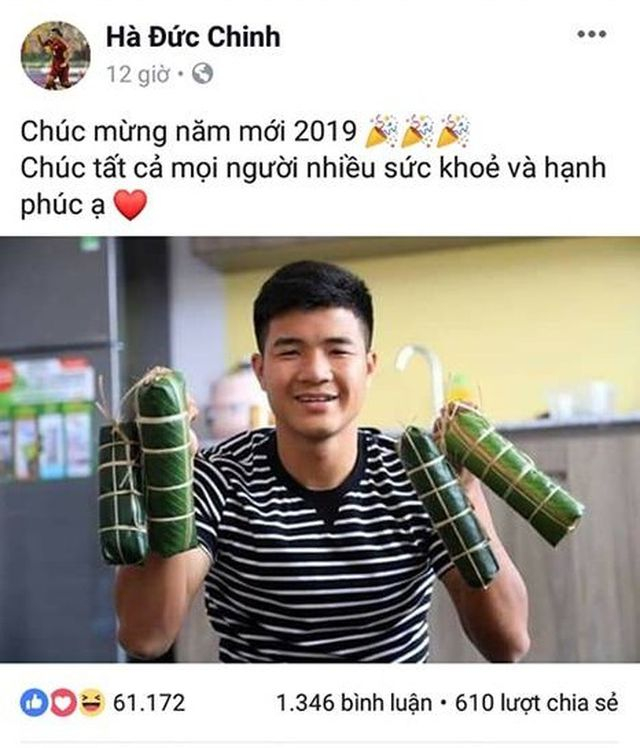 Đức Trinh &ldquo;khoe&rdquo; b&aacute;nh chưng tự g&oacute;i ch&uacute;c mừng năm mới.&nbsp;