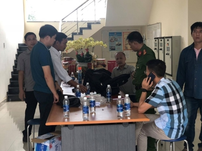 Đối tượng T.A c&ugrave;ng một nh&acirc;n vi&ecirc;n t&ecirc;n Nam (từng l&agrave;m việc ở đường cao tốc TP HCM &ndash; Long Th&agrave;nh &ndash; Dầu Gi&acirc;y) đ&atilde;&nbsp;g&acirc;y ra vụ cướp&nbsp;n&oacute;i tr&ecirc;n. (ảnh:Vietnamdaily)