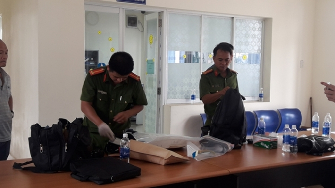 Theo C&ocirc;ng an nh&acirc;n d&acirc;n, qua qua kh&aacute;m nghiệm hiện trường, C&ocirc;ng an tỉnh Đồng Nai x&aacute;c định, thời điểm xảy ra vụ cướp l&agrave; l&uacute;c giao ca n&ecirc;n tiền thu v&eacute; đang để tr&ecirc;n b&agrave;n v&agrave; một số được nh&acirc;n vi&ecirc;n trạm thu ph&iacute; cất trong tủ. (ảnh: C&ocirc;ng an nh&acirc;n d&acirc;n)