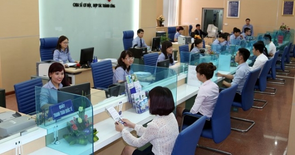 Ngân hàng tìm cách tăng vốn điều lệ: Cái khó ló cái khôn