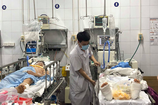 Bệnh nh&acirc;n nặng điều trị tại BV Việt Đức.