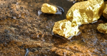 Đưa doanh nghiệp đào vàng sắp hết hạn khai thác lên UPCoM, cổ đông lớn đồng loạt thoái vốn