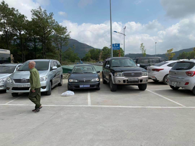 Chiếc xe biển xanh 88M - 000.59 mặc d&ugrave; đ&atilde; thanh l&yacute; nhưng vẫn chưa sang t&ecirc;n, đổi biển g&acirc;y phản cảm tại c&aacute;c lễ hội.