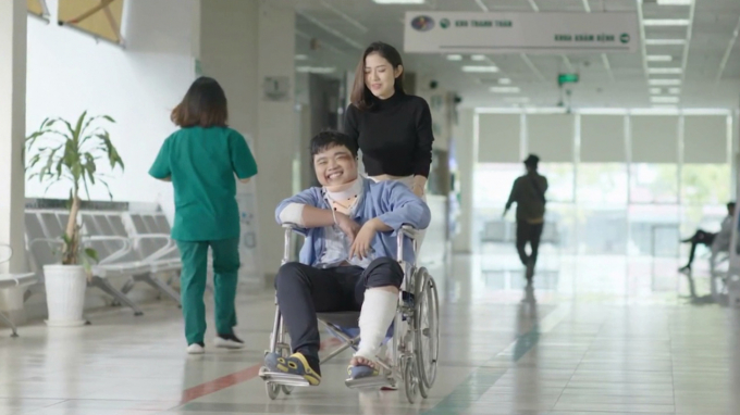 Trang Cherry phải độn ngực khi quay phim &lsquo;500 nhịp y&ecirc;u&rsquo;