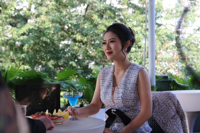 Trang Cherry phải độn ngực khi quay phim &lsquo;500 nhịp y&ecirc;u&rsquo;