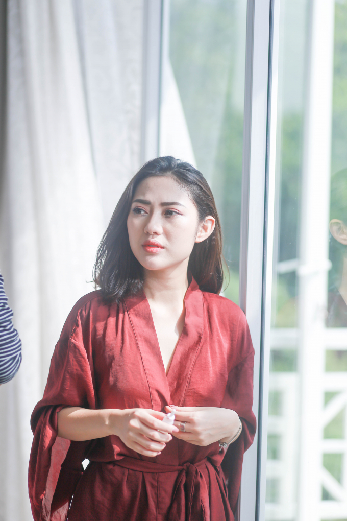 Trang Cherry phải độn ngực khi quay phim &lsquo;500 nhịp y&ecirc;u&rsquo;