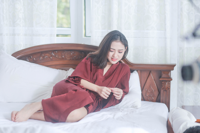 Trang Cherry phải độn ngực khi quay phim &lsquo;500 nhịp y&ecirc;u&rsquo;