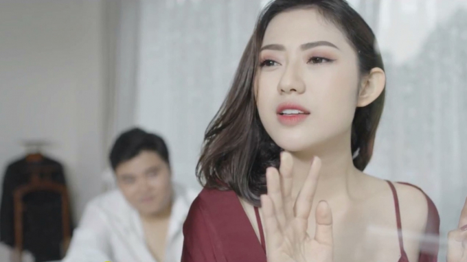 Trang Cherry phải độn ngực khi quay phim &lsquo;500 nhịp y&ecirc;u&rsquo;