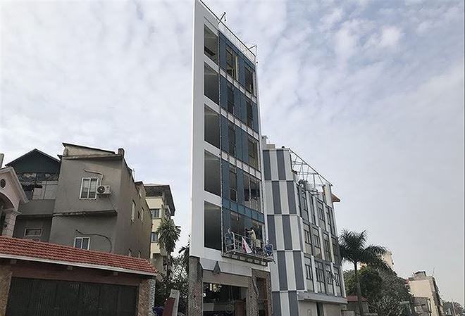 C&ocirc;ng tr&igrave;nh h&igrave;nh th&ugrave; kỳ dị tr&ecirc;n tuyến đường Phạm Văn Đồng.