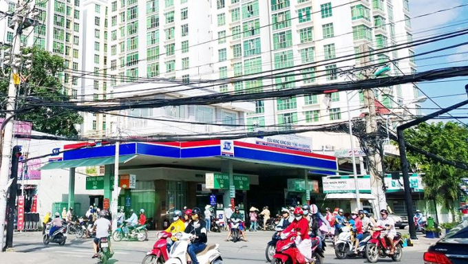 Một c&acirc;y xăng trong nội đ&ocirc; TP HCM. (Ảnh minh họa).&nbsp;