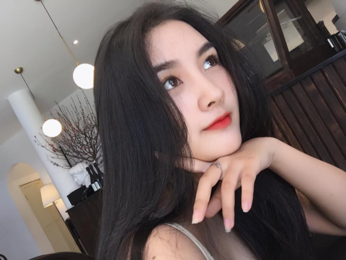 &nbsp;Tốt nghiệp THPT một trường cấp 3 danh gi&aacute; ở quận T&acirc;n Ph&uacute; (TP.HCM), Lan Anh tr&uacute;ng tuyển v&agrave;o Khoa Quan hệ quốc tế.