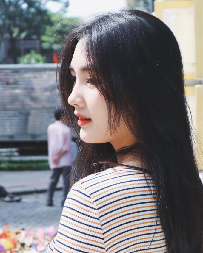 Nữ sinh Đại học Sài Gòn xinh đẹp khiến bao chàng trai ngẩn ngơ
