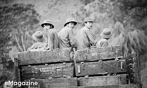 Thanh ni&ecirc;n Thủ đ&ocirc; l&ecirc;n đường chiến đấu.