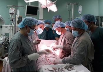 Tự đâm thủng tim trong ngày lễ Tình nhân