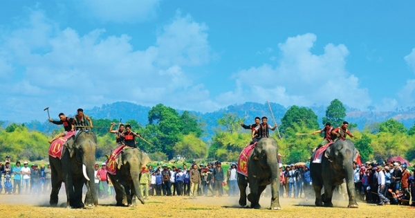 Du lịch miền Trung - Tây Nguyên: “Viên ngọc thô chưa tìm được người thợ dũa xứng đáng”