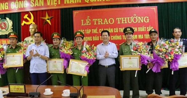 Thưởng 300 triệu đồng cho lực lượng phá 2 chuyên án ma túy 